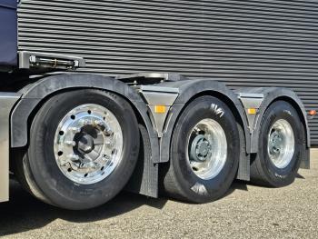 FH 16 750 / 8x4 / 245.000 kg / RETARDER /